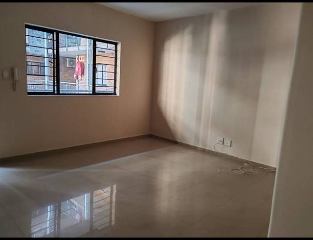 2 BEDROOM PROPERTY TO RENT IN OVERPORT